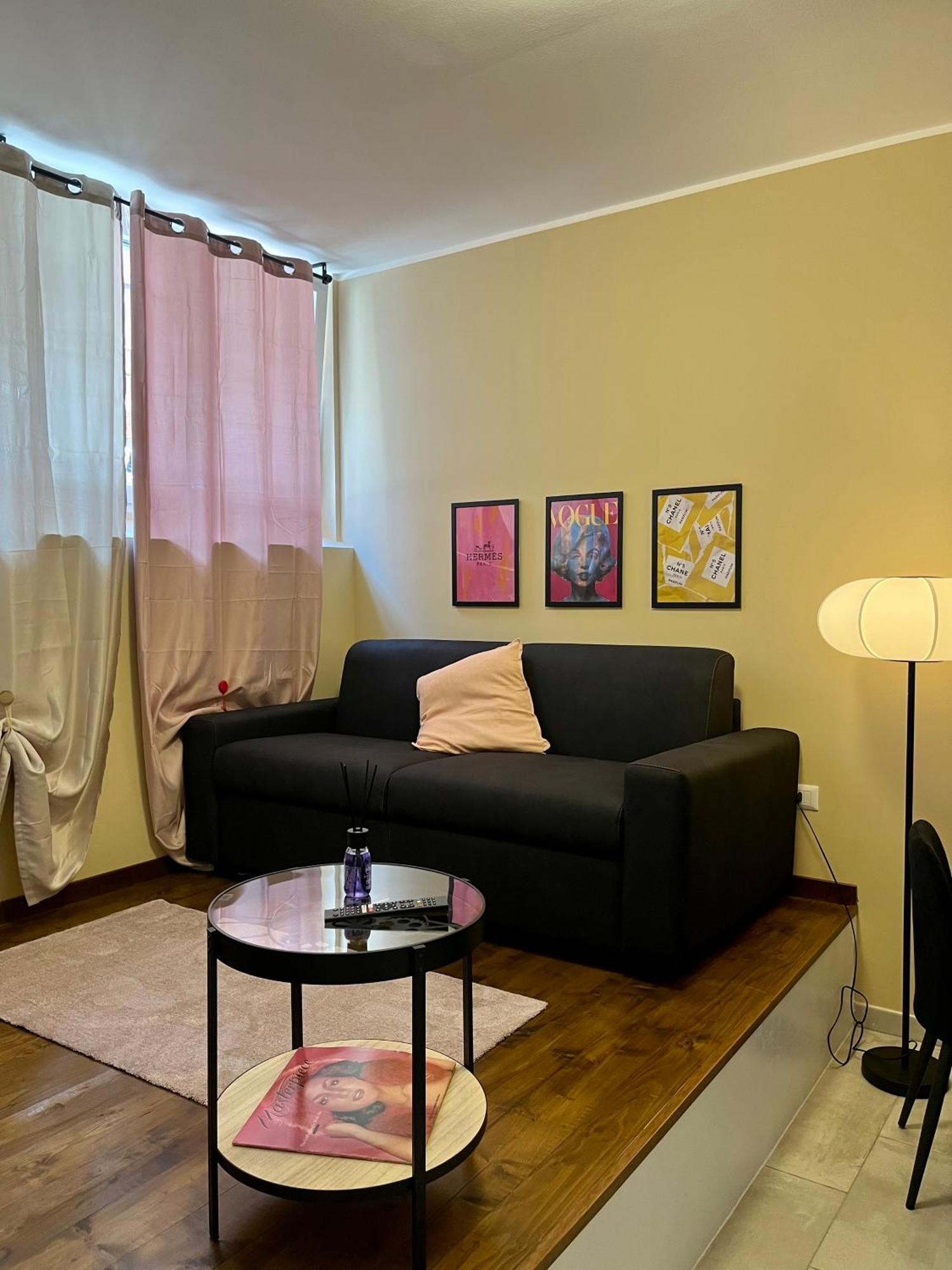 Dimora Chic - A 5 Fermate Dal Duomo Villa มิลาน ภายนอก รูปภาพ